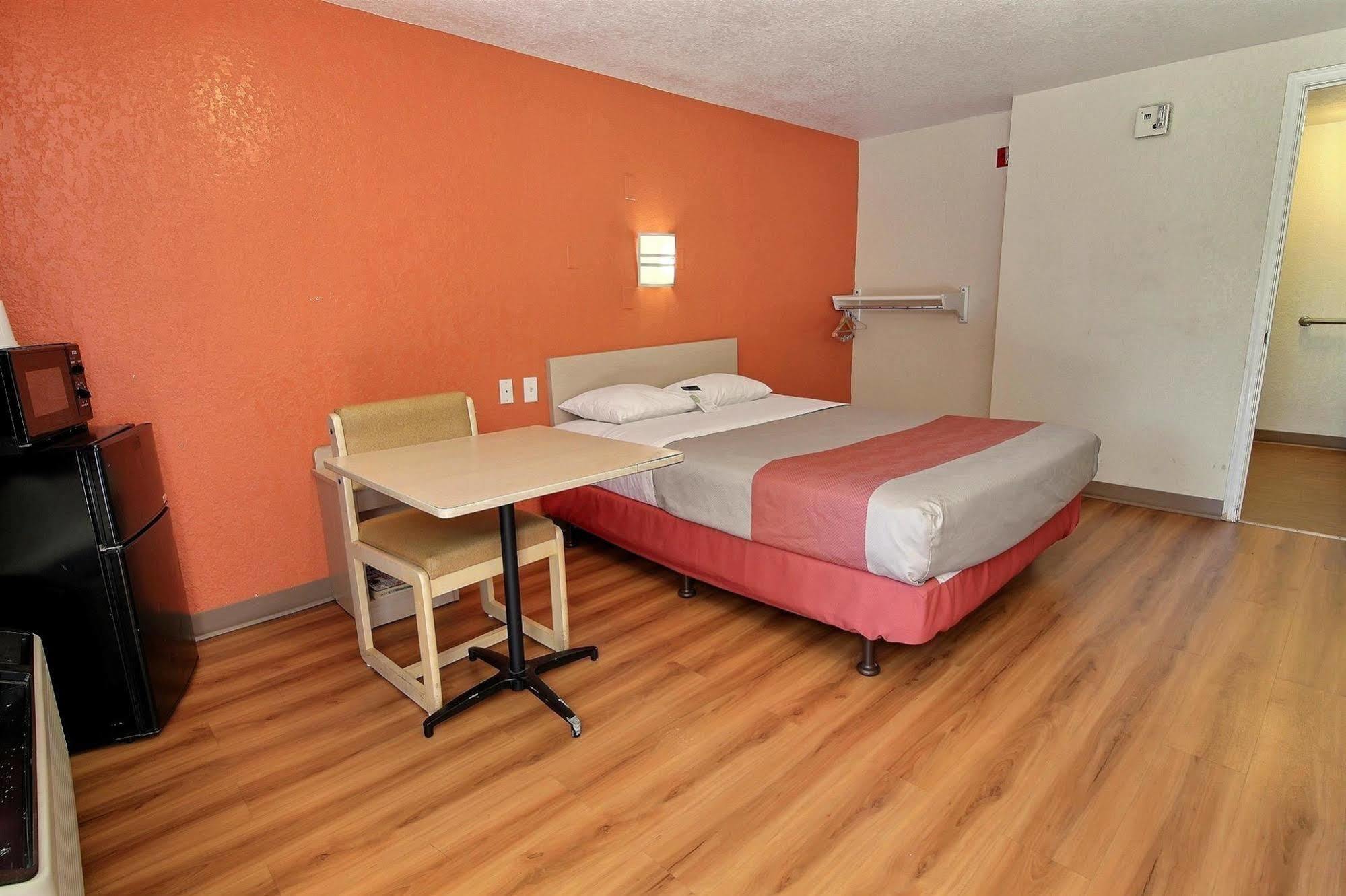 Motel 6-Newport News, Va Dış mekan fotoğraf